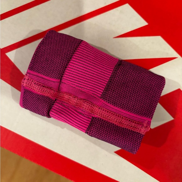 FINAL NIKE AIR HUARACHE RUN ULTA W/ WRISTBAND FINAL - Picture 9 of 9